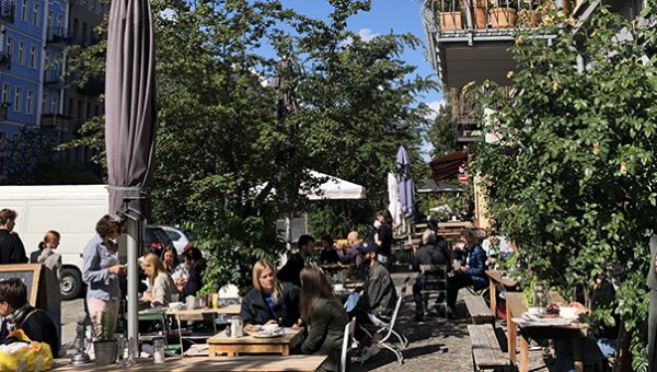 Människor på ett torg