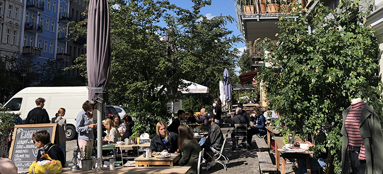 Människor på ett torg