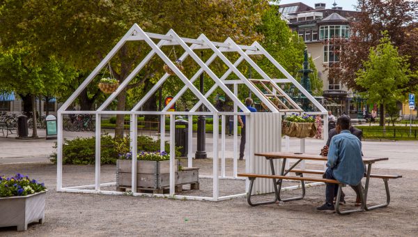 Gestaltad livsmiljö för hälsa och välbefinnande. Stomme till ett hus. Foto: Elisabeth Ohlson Wallin