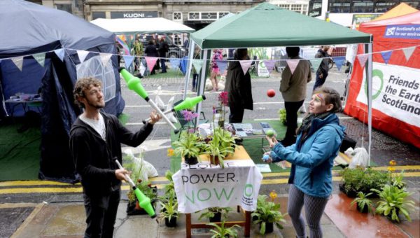 Urban Doers-stipendiet. Människor på torgplats