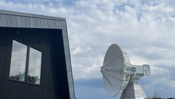 Cirkulär ekonomi och resursanvändning inom planetens gränser. Himmel, hus och radioteleskog